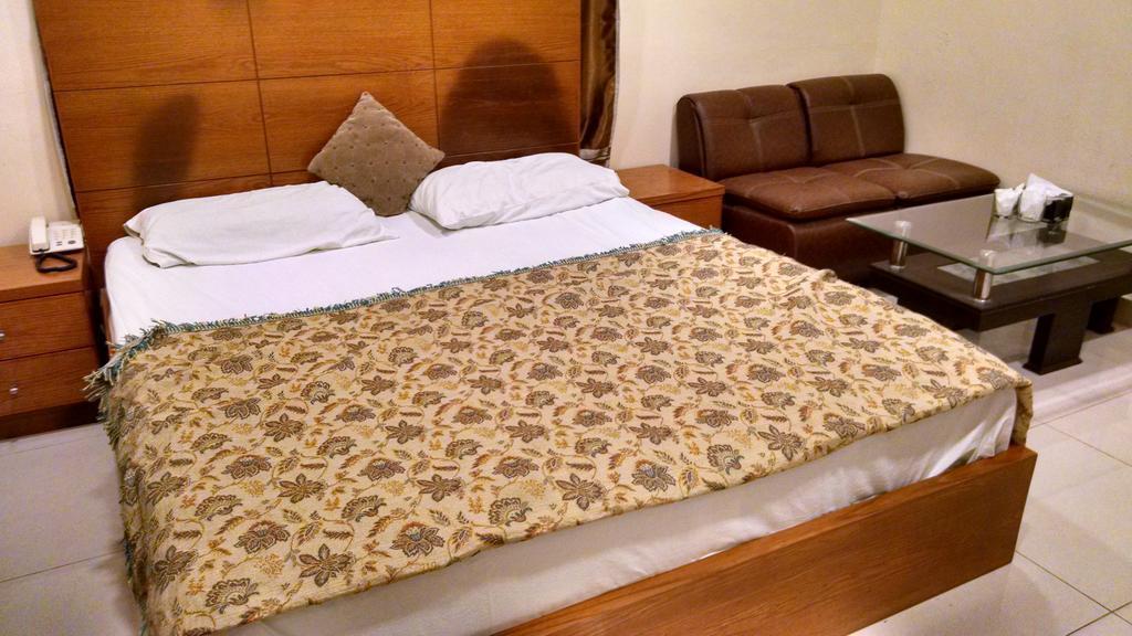 Embassy Lodge Karachi Eksteriør bilde